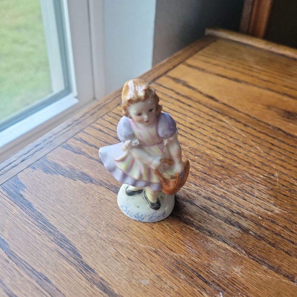 Muller-Volkstedt MV Irish Dresden "Busy Bee" Porcelain Figurine Girl 3.25" Tall